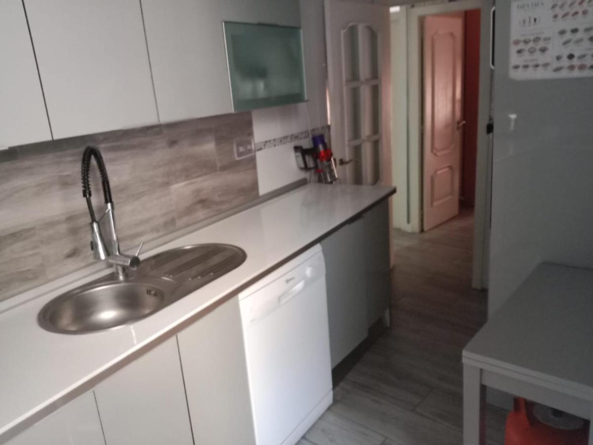 Habitacion Privada Tarragona Con Cocina Salon Y Terraza Piso Compartido Exterior photo